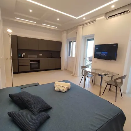 Vesuvio View 公寓 *